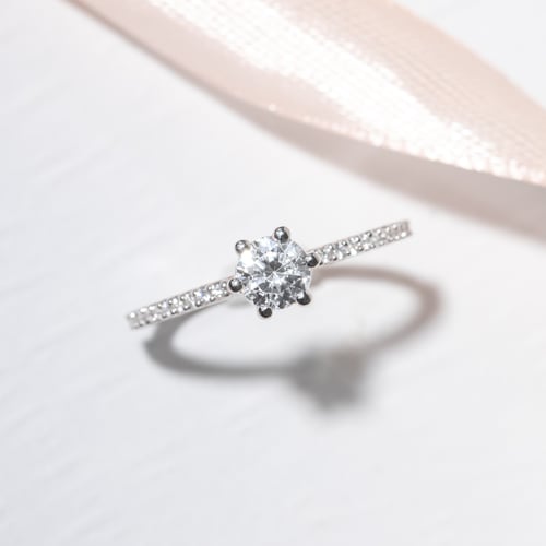 Zásnubní prsten s 0.47ct IGI certifikovaným lab-grown diamanty Cynthia