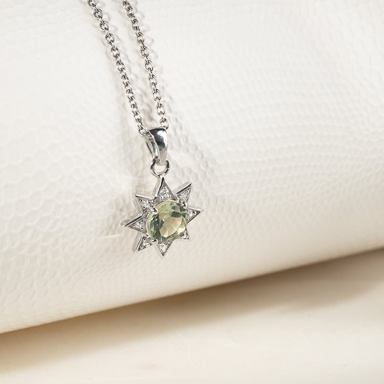 Stříbrný přívěsek s ametystem a zirkony ve tvaru hvězdy Bohemia 135343