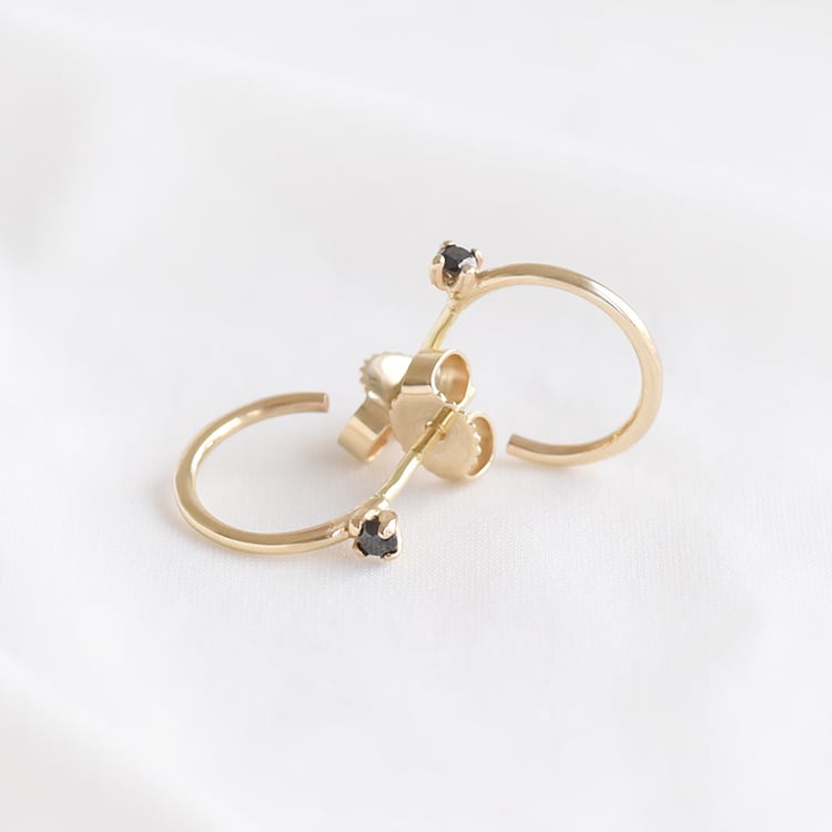 Kruhové náušnice s černými diamanty 93797