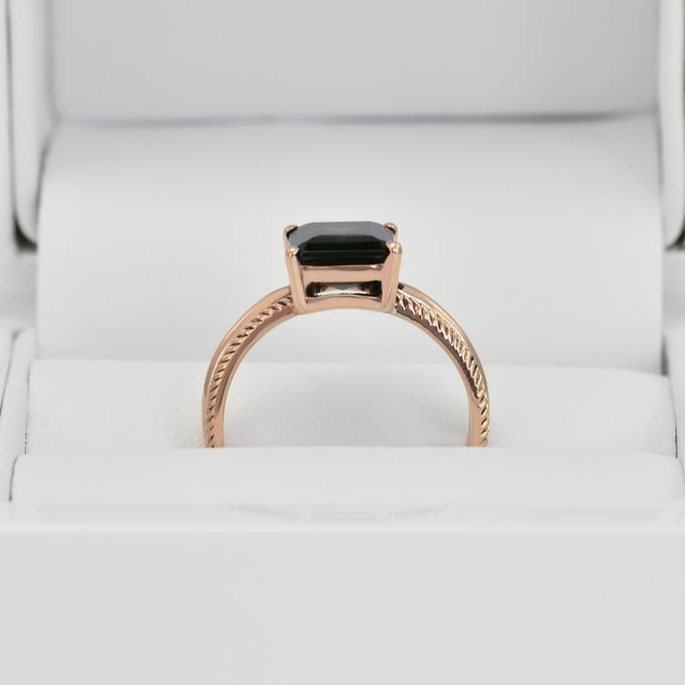 Zlatý prsten s drahokamem 22498