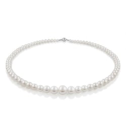 Zlatý náhrdelník z bílých perel Ellie