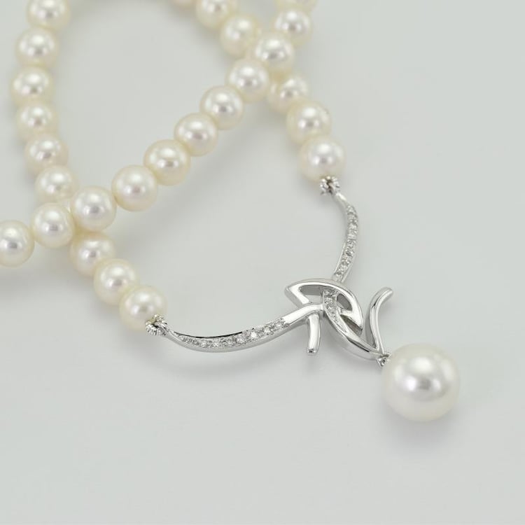 Perlový přívěsek s diamanty 148