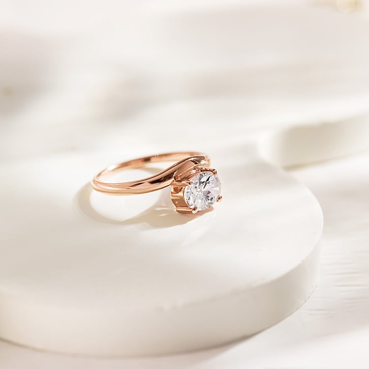 Atypický zásnubní prsten 155415