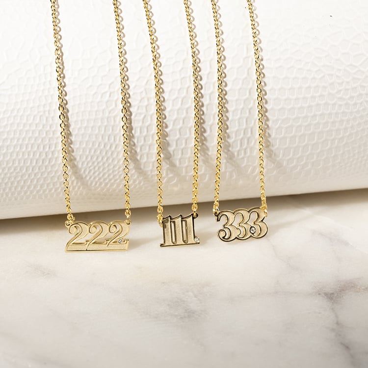 Stříbrný náhrdelník s diamantem Andělská čísla 134204