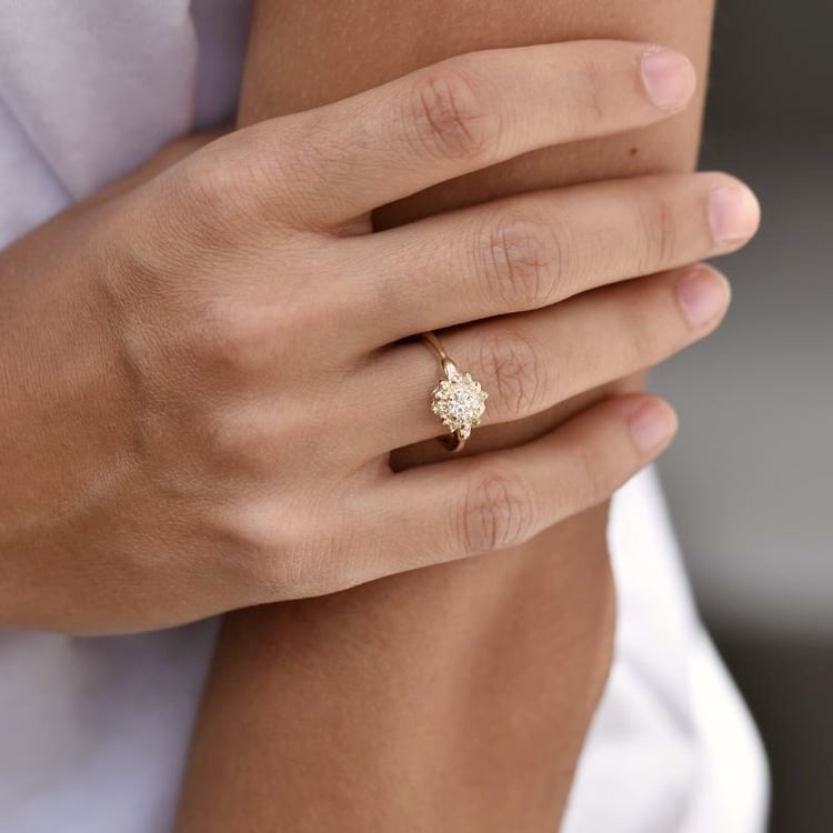 Zlatý prsten s diamantem 107842