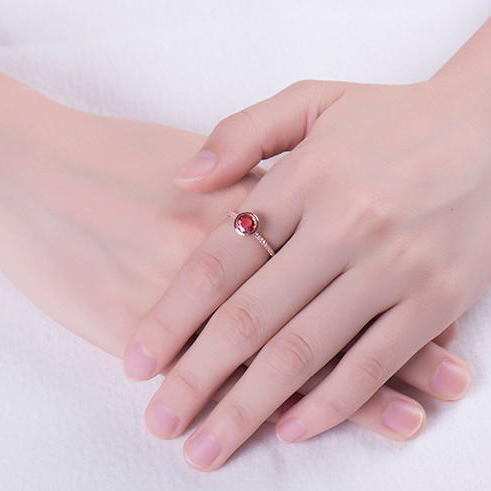 Zlatý prsten s diamanty a turmalínem 75951