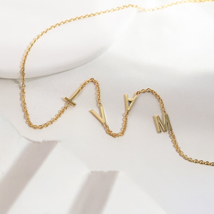 Náhrdelník s 4 písmenky podle vaší volby Lupe 149204