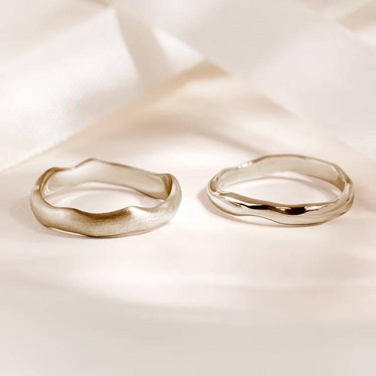 Nepravidelné snubní prsteny z oříškového zlata Parnell 164824