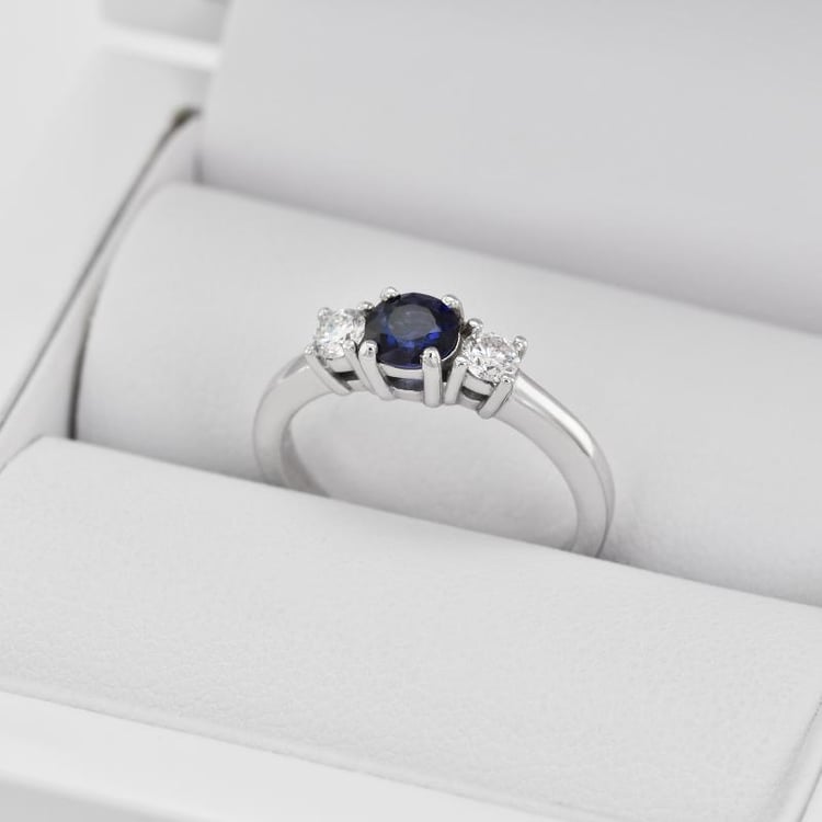 Prsten z platiny 28901