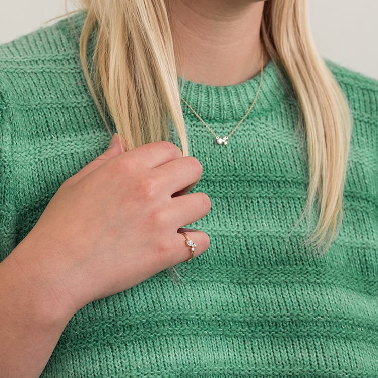 Cluster prsten s moissanitem a lab-grown diamanty Roche 128544