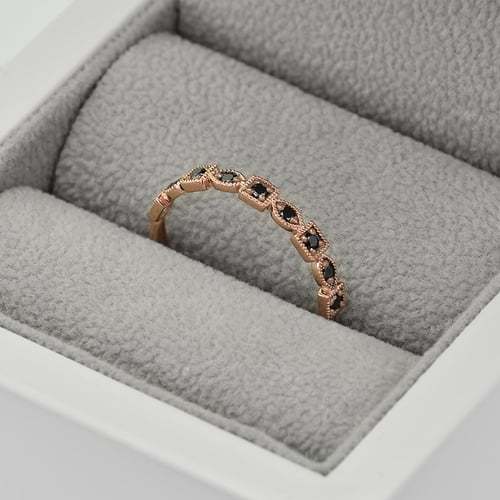 Zlatý eternity prsten s černými diamanty Sanel