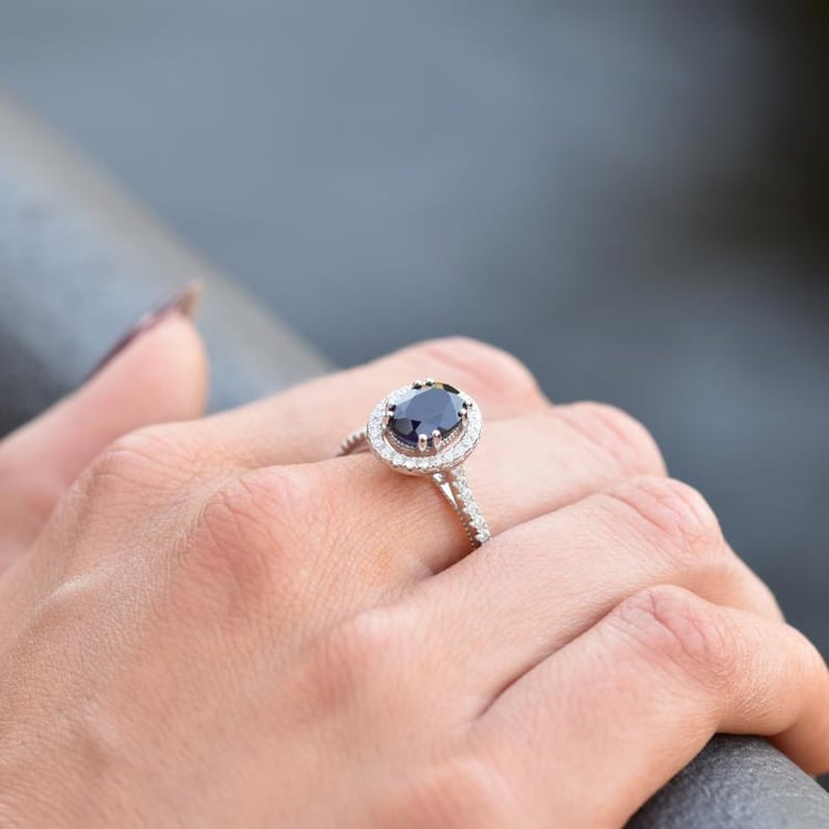 Stříbrný prsten 13068