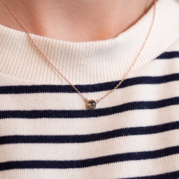 Náhrdelník se salt and pepper diamantem Mejia 104791