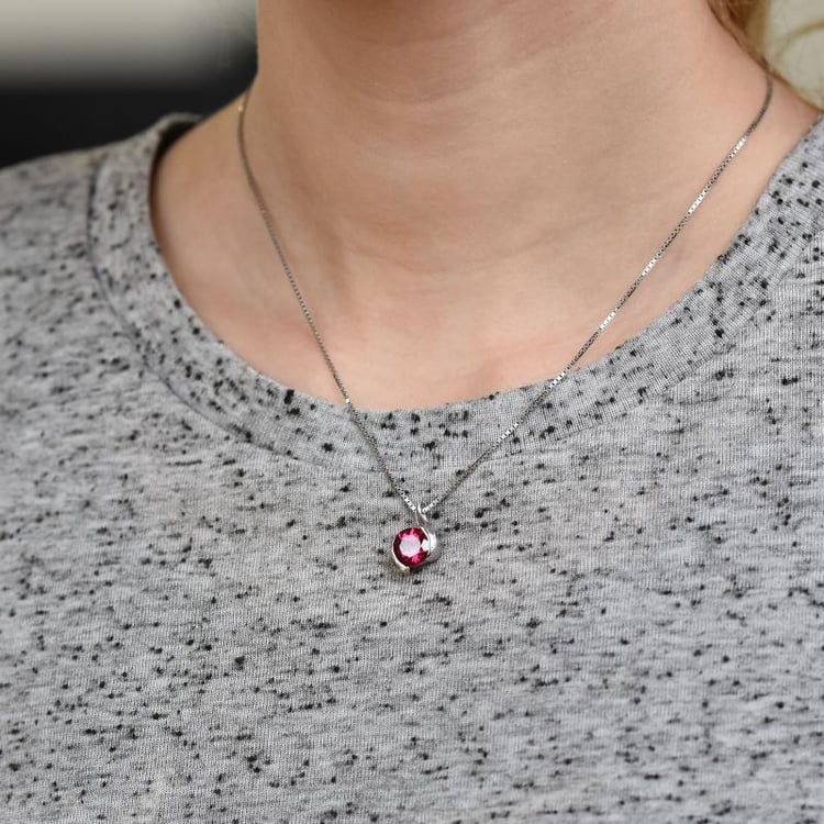 Přívěsek s rubínem 27934