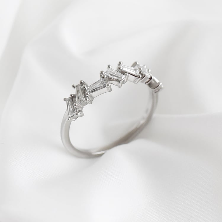 Minimalistický prsten s diamanty 90941