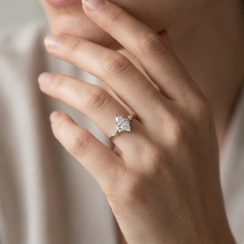Zásnubní prsten s lab-grown diamanty Joanna