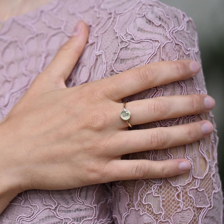 Zlatý prsten s diamantem 22298