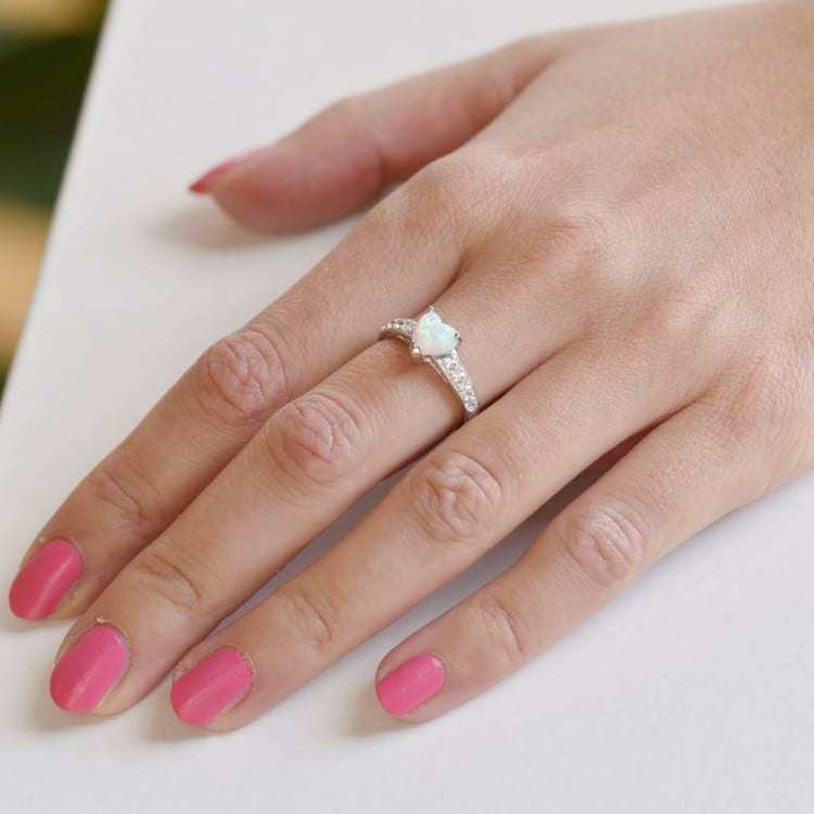 Prsten s opálem 107227