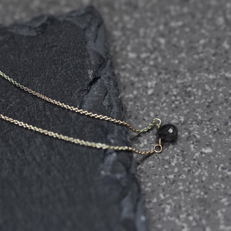 Zlatý minimalistický náhrdelník 31569