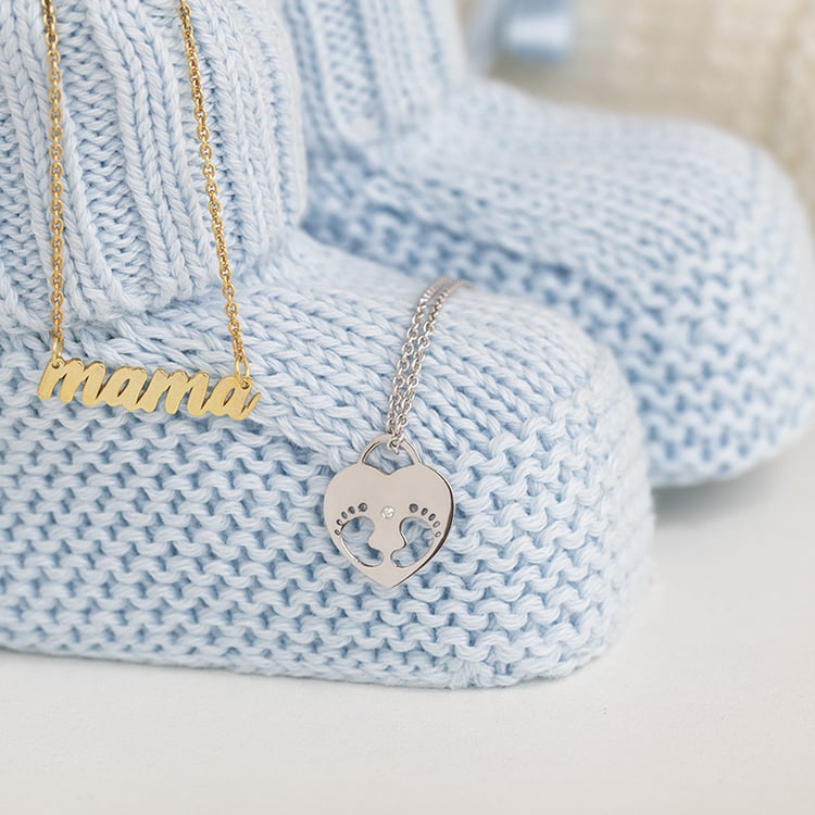 Stříbrný přívěsek dětské nožičky s diamantem a gravírem Olivia 141888