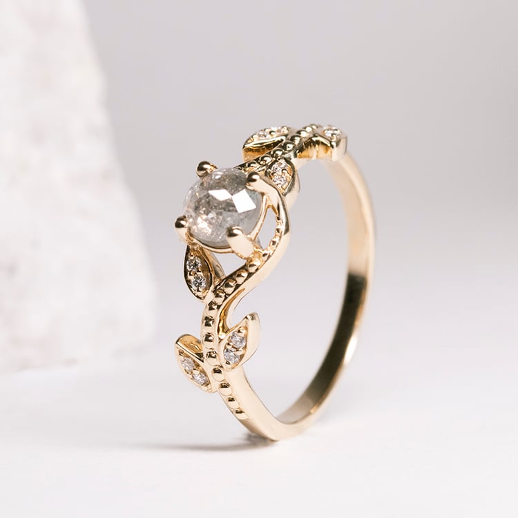 Zásnubní prsten se salt and pepper diamantem a lab-grown diamanty Vindo 115794