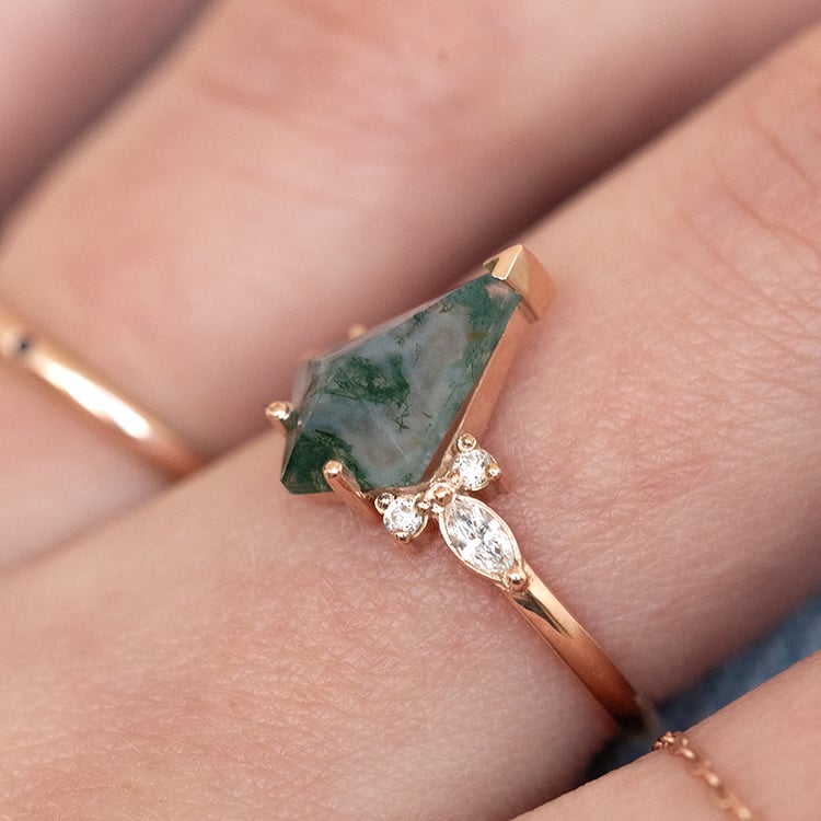 Okouzlující prsten s mechovým achátem Isabela 135140