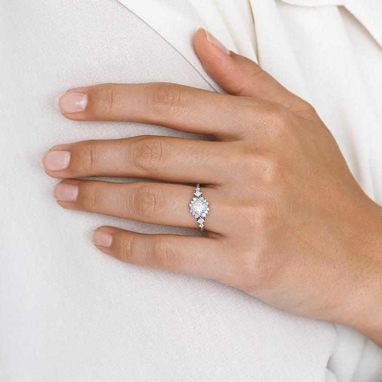 Zásnubní prsten s 0.60ct IGI princess certifikovaným lab-grown diamantem Medrie 167742