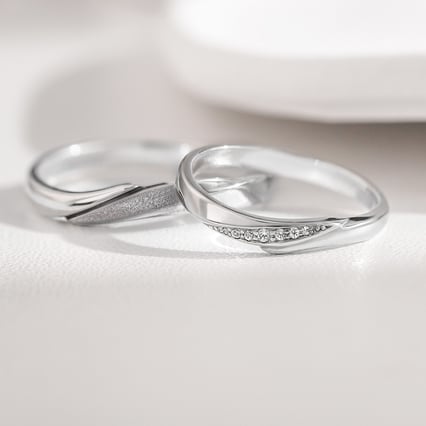 Snubní prsteny ze zlata s diamanty Abella