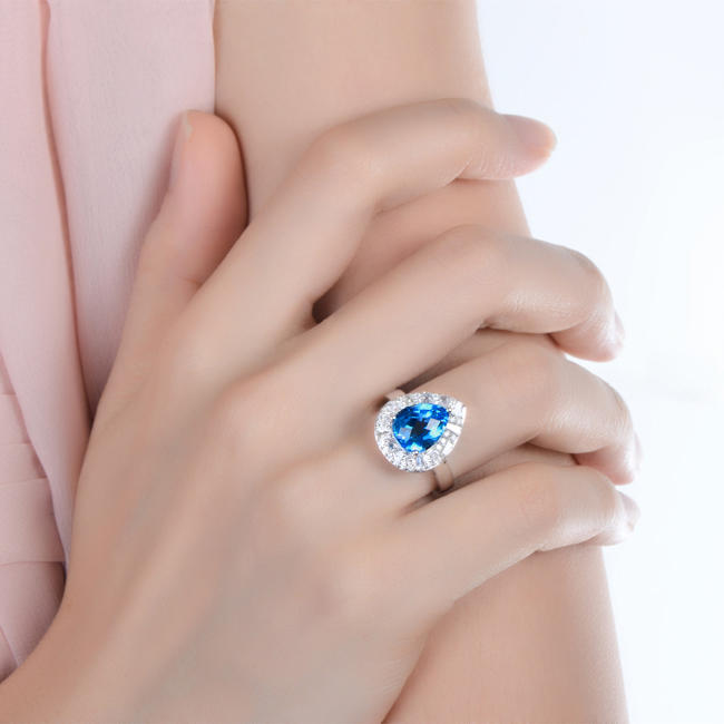 Zlatý prsten s pear topazem Kalina 10028