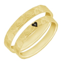 Zlaté tepané a škrábané snubní prsteny s enamelovým srdcem a diamantem Telanie