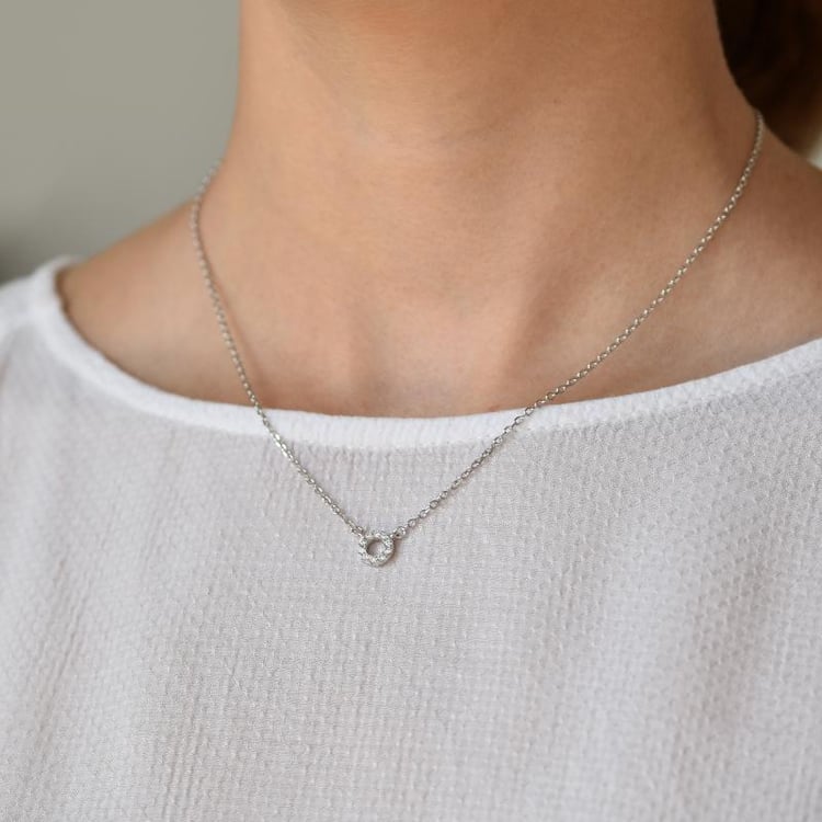 Stříbrný náhrdelník 18858