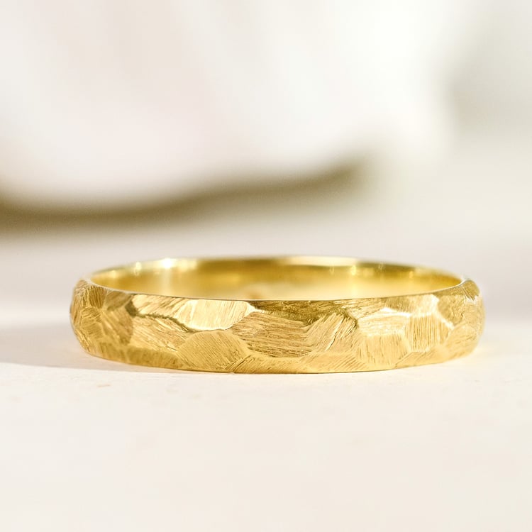 Tepané a škrábané snubní prsteny 158863