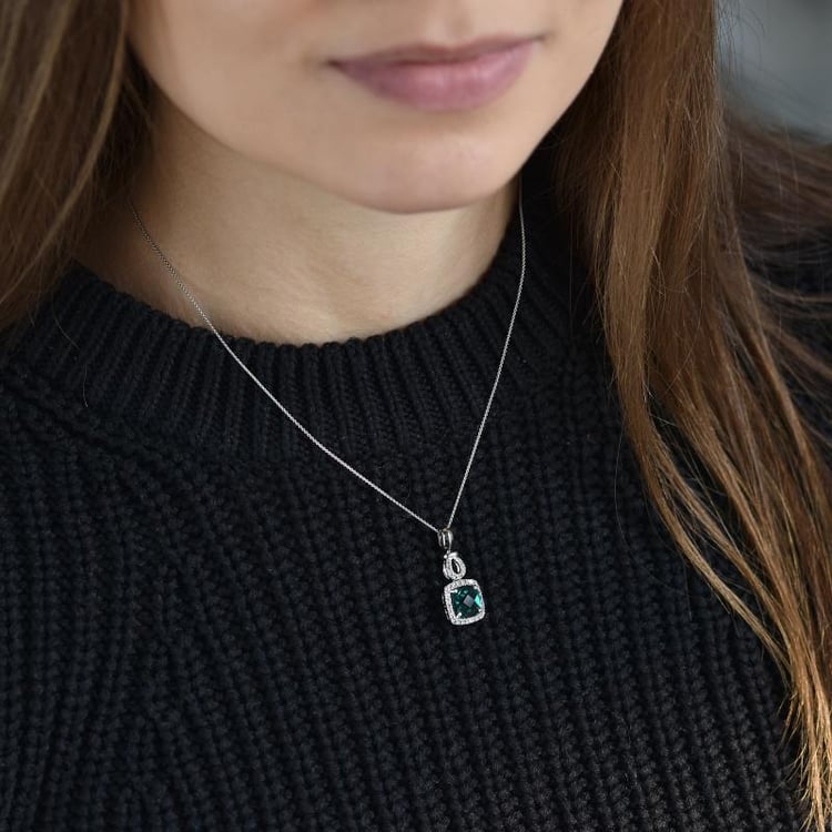 Zlatý přívěsek se smaragdem 36681