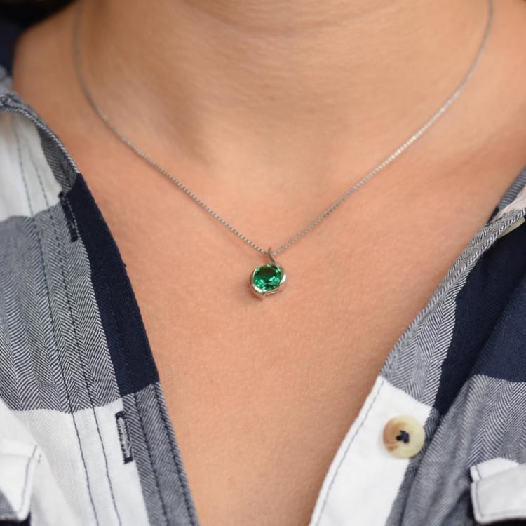 Smaragdový náhrdelník 75050
