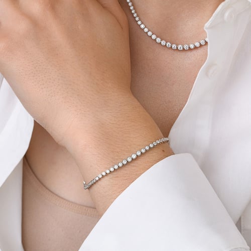 Elegantní zlatý náramek s diamanty Sonja