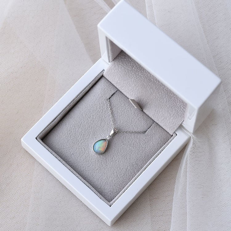 Zlatý náhrdelník s opálem 67370