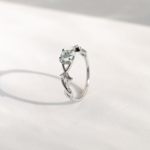 Prsten s cabochon akvamarínem a diamanty Makena