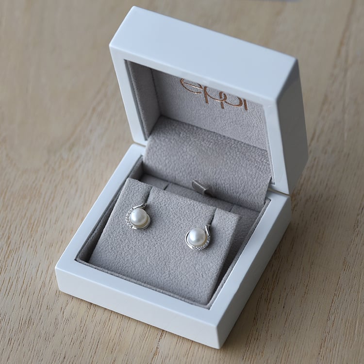 Stříbrné náušnice s perlami 64079