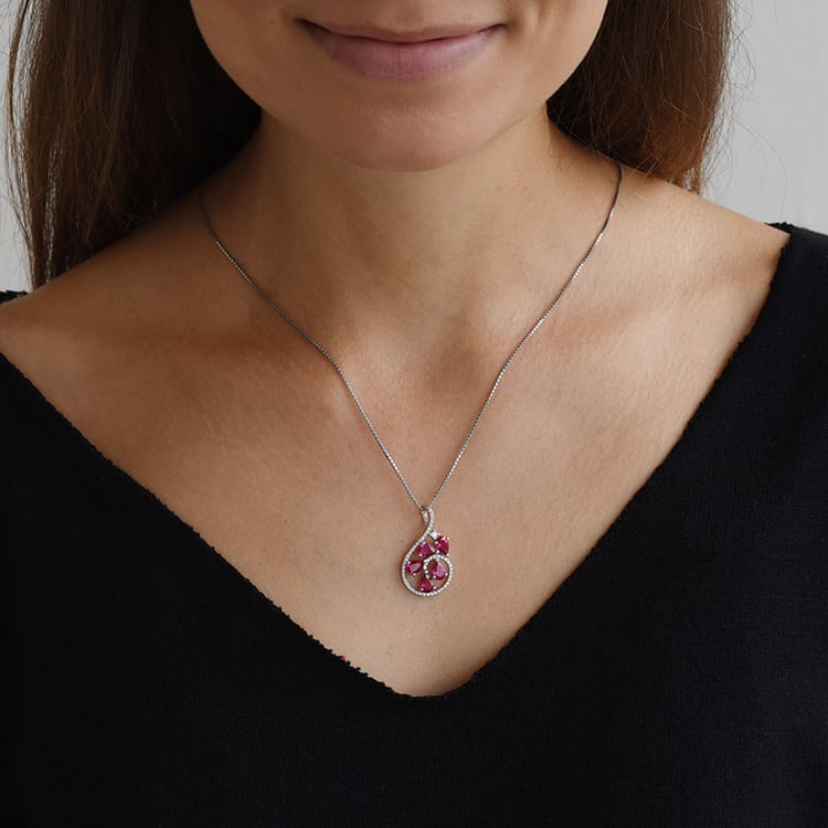 Náhrdelník s rubíny 92304