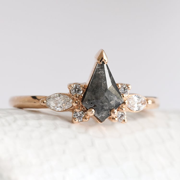 Prsten s kite salt and pepper diamantem Isabela 117561