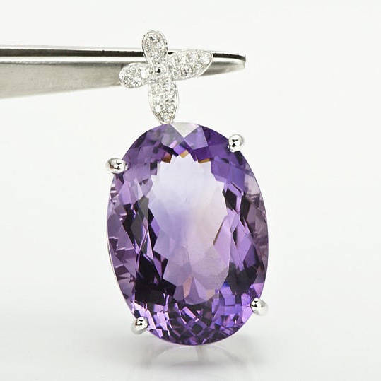 Přívěsek s motýlkem a velkým ametystem 2507