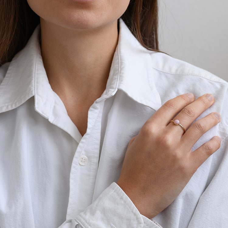 Zlatý prsten s cabochon růžovým opálem Yana 134156