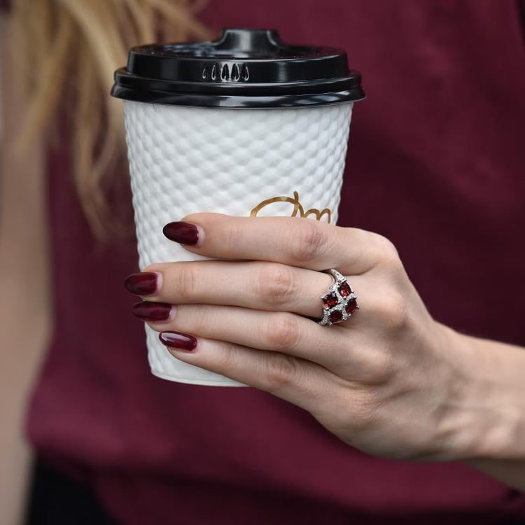 Stříbrný prsten s granáty Kimot 30436