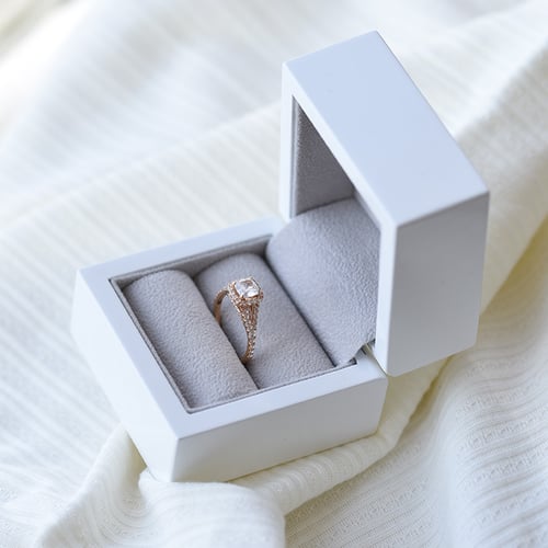 Zásnubní halo prsten plný diamantů Malana