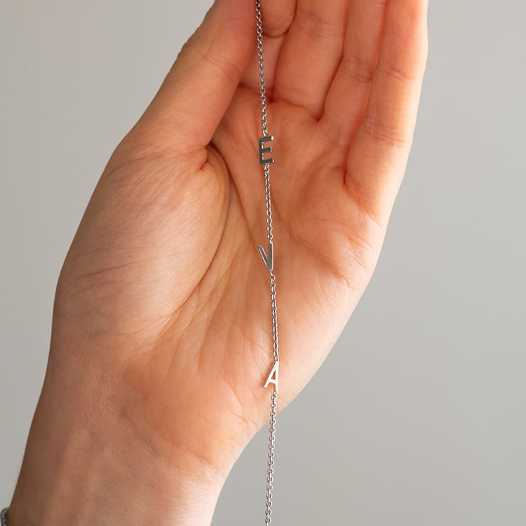 Stříbrný náhrdelník s 3 písmenky podle vaší volby a lab-grown diamantem Lupe 145492