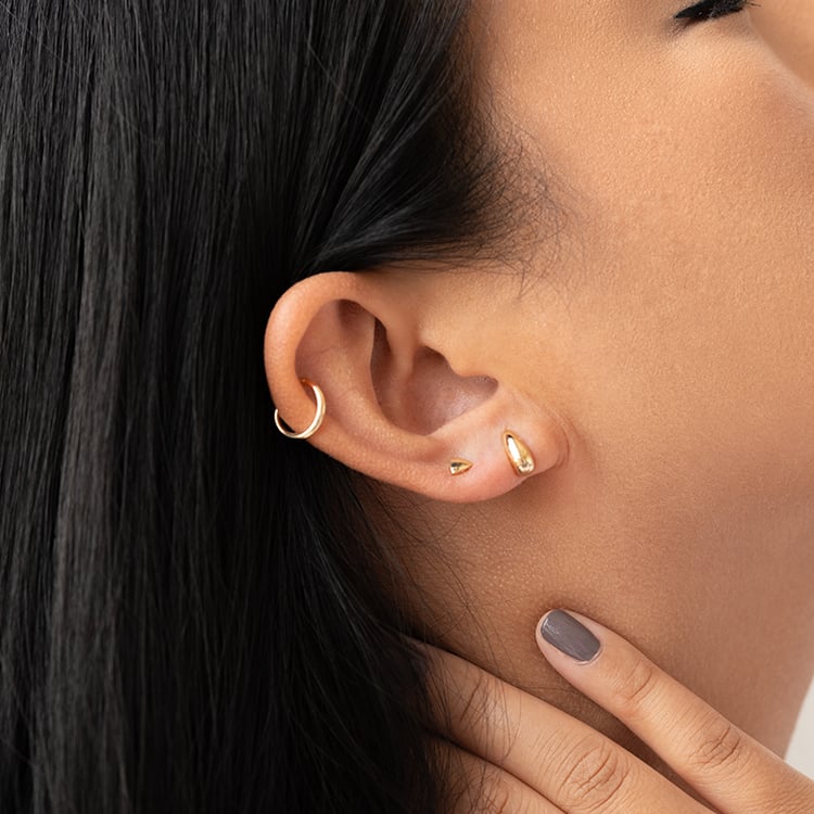 Zlaté trojúhelníkové náušnice Kamali 126849