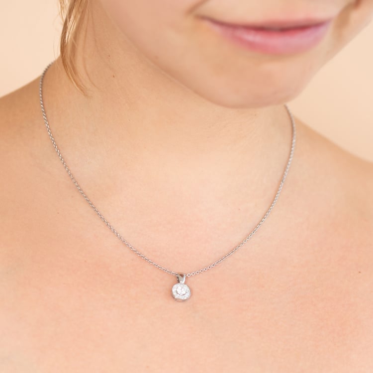 Halo přívěsek s moissanity a diamanty Merryn 102025