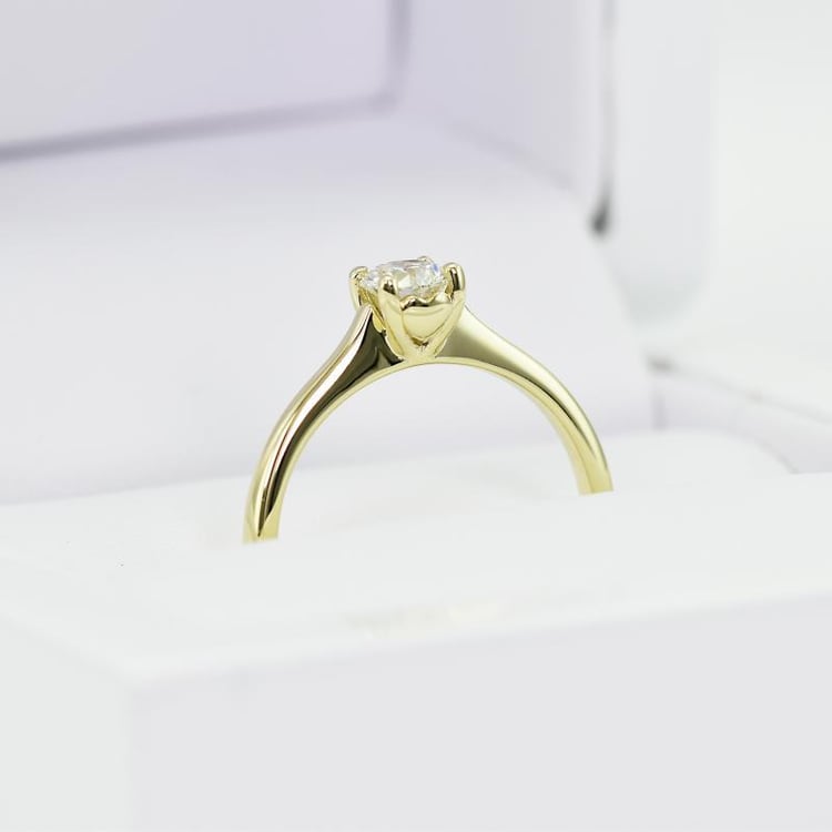 Zlatý diamantový prsten 64872