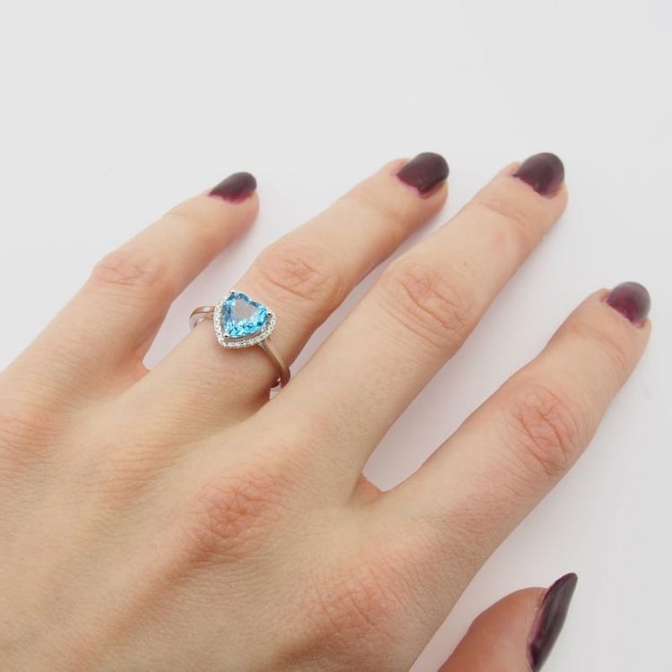 Prsten s topazem 9162