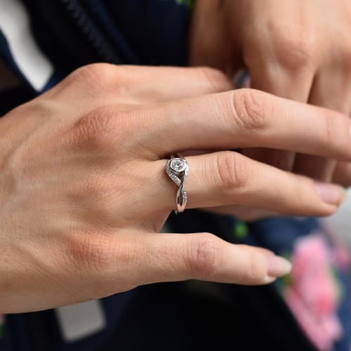 Zásnubní prsten s diamanty Milia